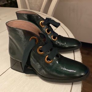 Stylish boots, New, size 7, leather